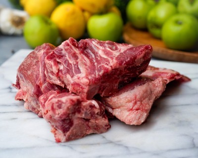 Свинина на кости охлаждённая 1 кг - купить в Швее